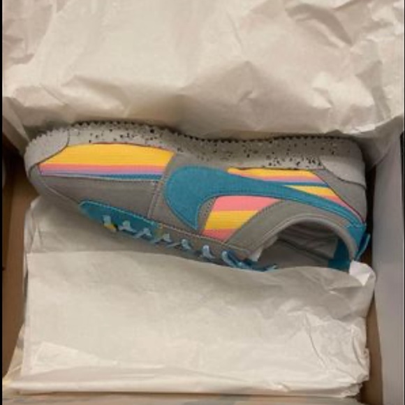 Nike shoes - Picture 2 of 7